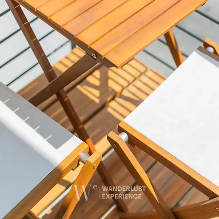 Wanderlust Experience Waves Lux