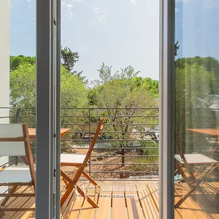 Wanderlust Experience Waves Lux Bari