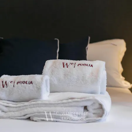 Wanderlust Experience Waves Lux