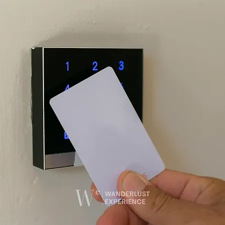 Wanderlust Experience Waves Lux *