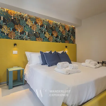 Wanderlust Experience Waves Lux