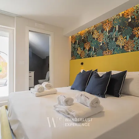 Wanderlust Experience Waves Lux