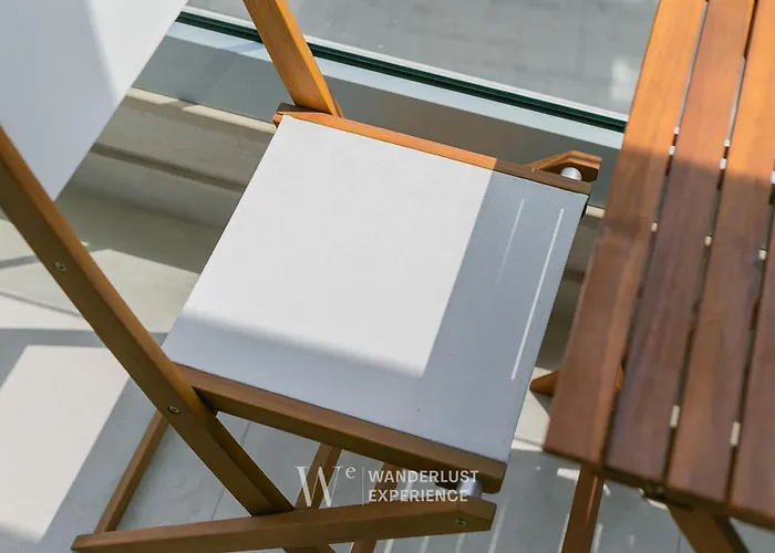 Wanderlust Experience Waves Lux Bari